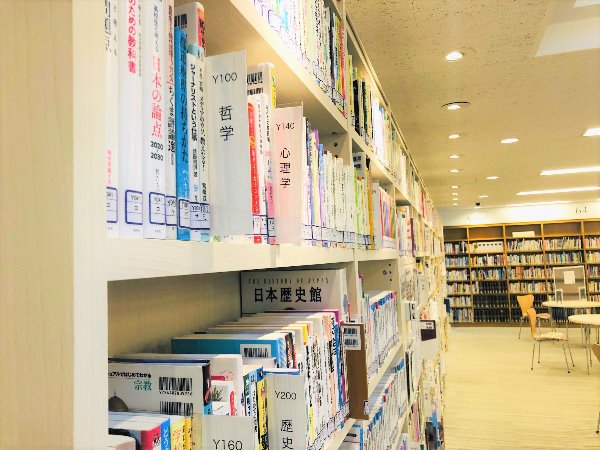 吉祥寺図書館　ティーンズスポット　写真１